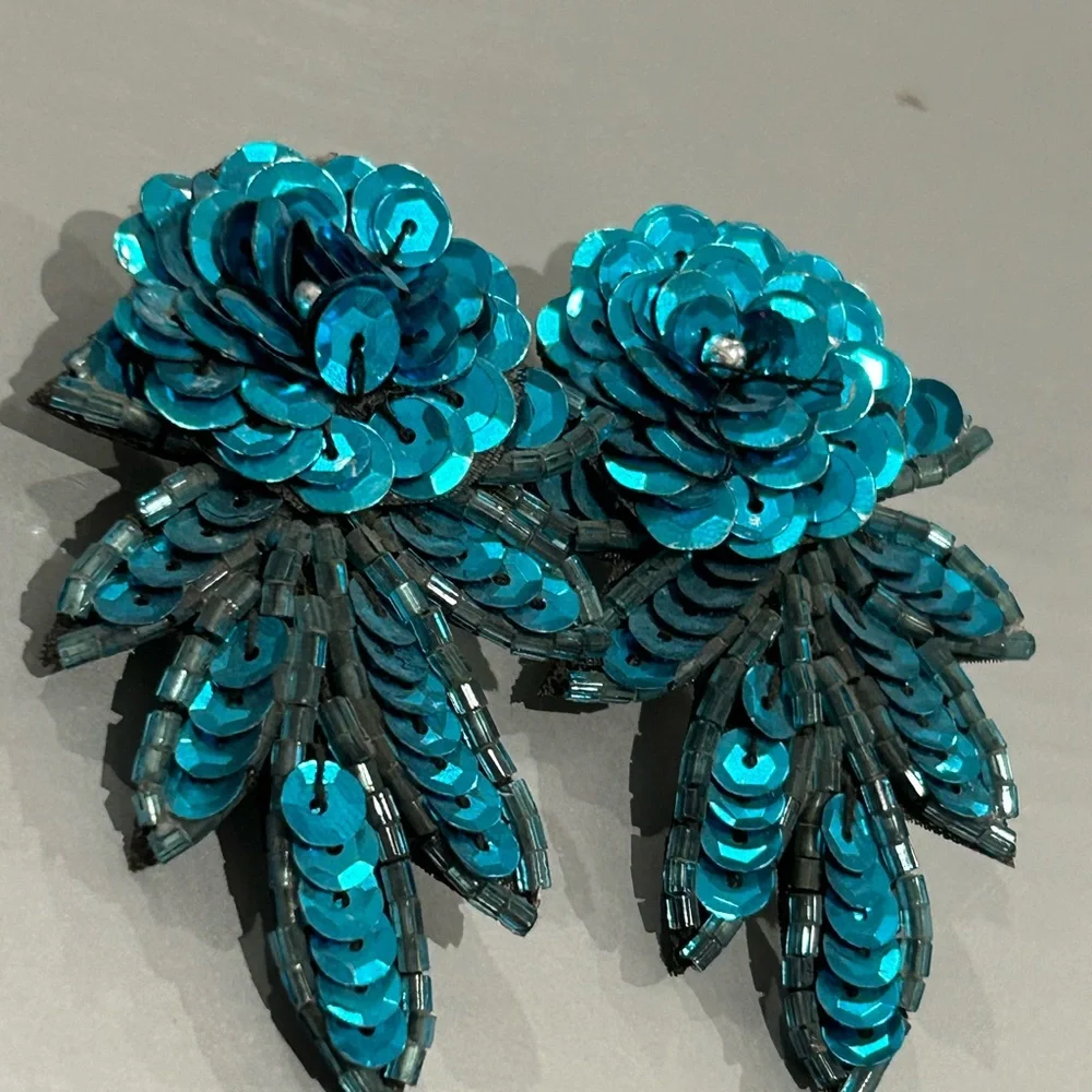 Turquoise Sequin Hand made vintage pierced earring new ( reduced) - Picture 13 of 16